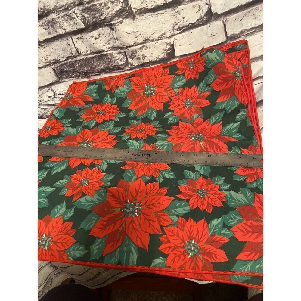 Christmas Holiday Cloth Poinsettia berries ‎ Napkins Set of (6) 16 X 16.5